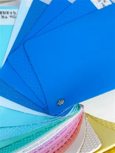 উপরে গ্রাউন্ড পুল লাইনার